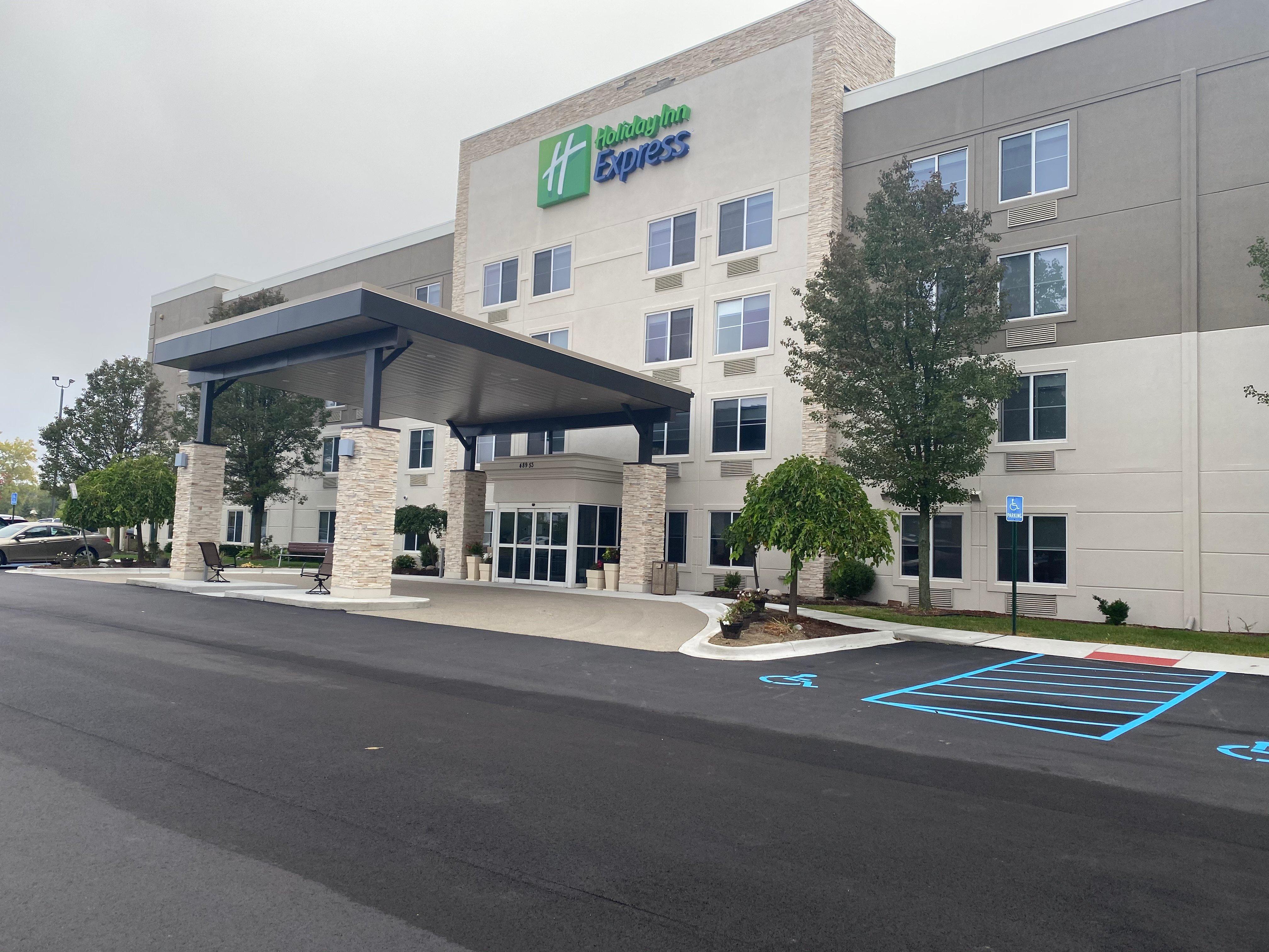 Holiday Inn Express Wixom By Ihg Exterior foto