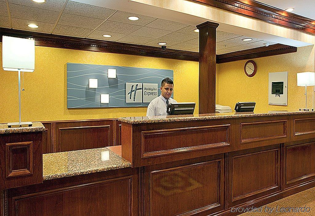 Holiday Inn Express Wixom By Ihg Interior foto